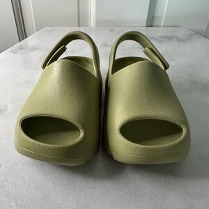 Toddler adidas Yeezy slides - worn once for 10 minutes